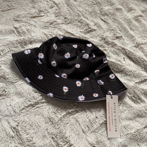 Alice + Olivia - Reversible Flower Bucket Hat/Plain White - Picture 4 of 5